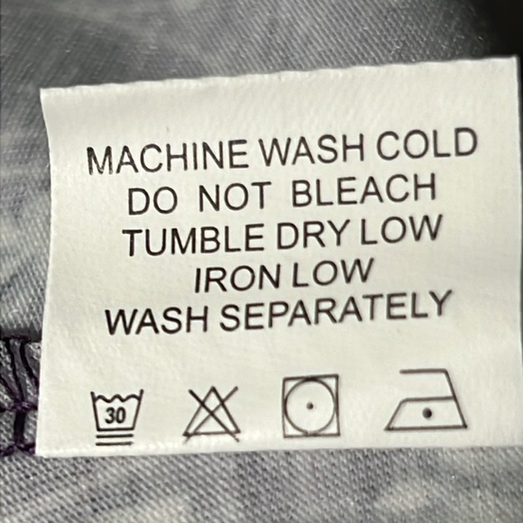 Women’s Top 2X Purple White Floral Short Sleeves - Picture 11 of 14